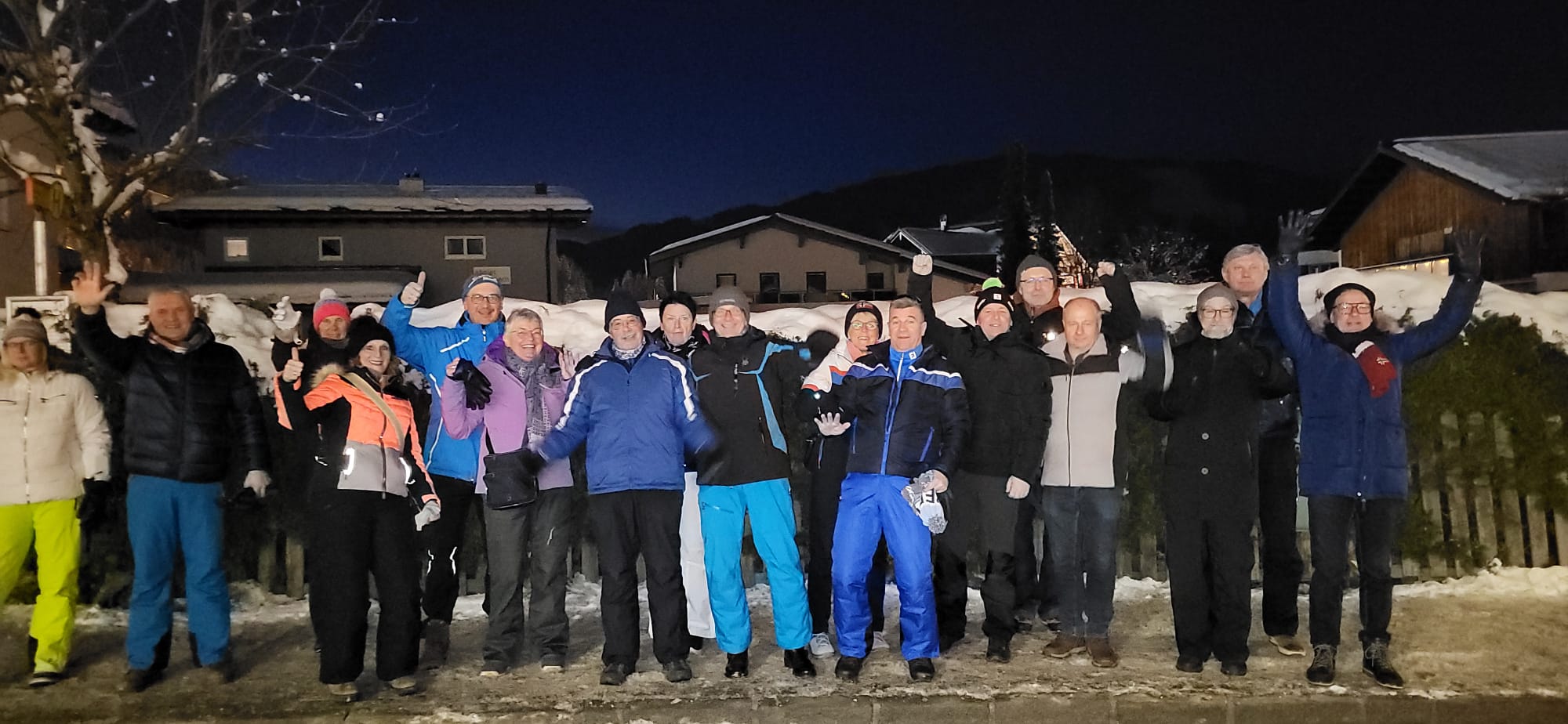 Die Skifahrer der AGMT bei Nacht
